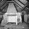 Interieur, kamer met schouw, tijdens restauratie - Oirschot - 20001935 - RCE -  De Vurste Bogt: Interieur, kamer met schouw, tijdens restauratie 