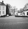 Tussenterrein tussen Huis Brakestein en het koetshuis- parkeerplaatsen - Oosterhout - 20342556 - RCE -  Huis Brakestein: Tussenterrein tussen Huis Brakestein en het koetshuis: parkeerplaatsen 