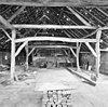 Interieur, overzicht schuur met houten kapconstructie - Sint Anthonis - 20002897 - RCE -  Interieur, overzicht schuur met houten kapconstructie 