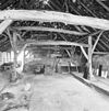 Interieur, overzicht schuur met houten kapconstructie - Sint Anthonis - 20002898 - RCE -  Interieur, overzicht schuur met houten kapconstructie 