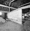 Interieur, schuur, dwarsmuur van zonnebaksteen - Sint-Oedenrode - 20001809 - RCE -  De Grote Laar: Interieur, schuur, dwarsmuur van zonnebaksteen 