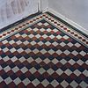 Interieur, woonkamer, detail van de tegelvloer - Sint-Oedenrode - 20333251 - RCE -  Boerderijen/ Langgevelboerderij: Interieur, woonkamer, detail van de tegelvloer 