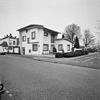 Overzicht voorgevel en rechter zijgevel, villa - Waalwijk - 20346913 - RCE -  Villa/ Jugendstil: Overzicht voorgevel en rechter zijgevel, villa (opmerking: Gefotografeerd voor Monumenten In Nederland Noord-Brabant, bladzijde 329) 