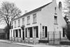 Herenhuis met hardstenen stoeppalen