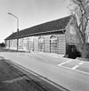 Overzicht voorzijde (=dijkzijde) gevel woning en molenmakerij - Almkerk - 20319777 - RCE -  Overzicht voorzijde (=dijkzijde) gevel woning en molenmakerij 