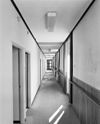 Interieur, overzicht gang, lange achtervleugel - Zundert - 20346960 - RCE -  Voormalig Klooster Sint Anna: Interieur, overzicht gang, lange achtervleugel 