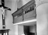 Interieur, balustrade van het oksaal, kruisbeeld - Zundert - 20226191 - RCE -  Rooms-Katholieke Kerk: Interieur, balustrade van het oksaal, kruisbeeld 