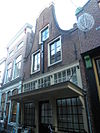 Hekelstraat 15, Alkmaar -  Building with bell gable  Pand met klokgevel 