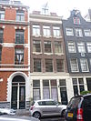 Pand met gevel onder rechte lijst