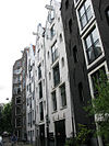 WLM - andrevanb - amsterdam, koggestraat 8 - Nr 8 is het rechter van de drie witte pakhuizen. 