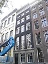 Pand met gevel onder rechte lijst