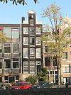 Pand met halsgevel