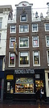 Pand met halsgevel