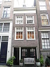 Pand met gevel onder rechte lijst