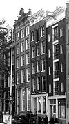 WLM - andrevanb - amsterdam, prins hendrikkade 128 - Prins Hendrikkade 128, rm=4165, is het tweede huis van rechts. Links daarvan nr 129, rm=4166, het meest rechter huis is nr 127, rm=4164 