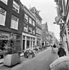 Huis met latere gevel onder 19e-eeuwse rechte lijst