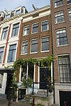 Pand met gevel onder rechte lijst