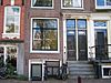 Huis met halsgevel