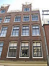 Pand met halsgevel