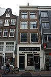 Pand met gevel onder rechte lijst