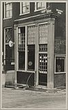 Zicht op onderste deel winkelpand - Amsterdam - 20319313 - RCE -  Winkel: Zicht op onderste deel winkelpand 