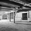 Interieur kelder zuidelijk midden gedeelte naar het westen. - Amsterdam - 20011443 - RCE -  West Indisch Pakhuis: interieur kelder zuidelijk midden gedeelte naar het westen. 