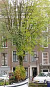 Pand met gevel onder rechte lijst