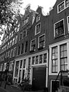 WLM - andrevanb - amsterdam, oude waal 33 - Oude Waal 33 is het rweede huis van rechts. Links daarnaast : Oude Waal 34, rm=6239 