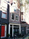 Pand met gekuifde klokgevel