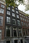 Pand met gevel onder rechte lijst