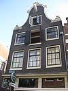 Hoekhuis met klokgevel