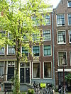Pand met gevel onder rechte lijst