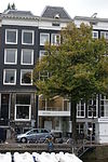 Pand met gevel onder rechte lijst