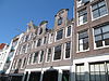 Pand met halsgevel