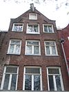 Pand met gevel onder punttop