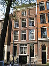 Huis met gevel onder rechte lijst