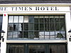 WLM - Minke Wagenaar - The Times Hotel 006 - THE TIMES HERENGRACHT 137 1015 BG Amsterdam +31(0)20-3306030 www.thetimeshotel.nl 34 kamers 70 bedden Rijksmonument 1557 Pand met halsgevel (XVIIIa) met twee oeils-de-boeuf. 