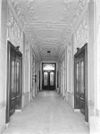 Interieur gang - Amsterdam - 20017445 - RCE -  Gang: Interieur gang (opmerking: In: Buiten ; 18 (1924), nr. 37, p. 442) 