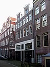Pand met halsgevel