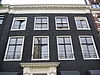 WLM - Minke Wagenaar - Toren Hotel 006 - TOREN HOTEL KEIZERSGRACHT 146+164 1015 CZ Amsterdam +31(0)20-6226352 www.toren.nl 38 kamers 77 bedden Keizersgracht 164 Rijksmonument 2512 Vierraamshuis onder rechte lijst met consoles (XVIIId/plm 1800), met gesneden deuromlijsting en stoephekken uit dezelfde tijd. 