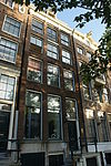 Pand met gevel onder lijst en dak