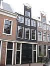 Pand met halsgevel