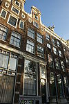 Pand met halsgevel met oeils-de-boeuf