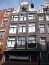 Pand met halsgevel
