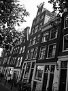 WLM - andrevanb - amsterdam, oude waal 40 - Oude Waal 40 is het hoge huis in het midden. Rechts daarvan Oude Waal 39, rm=6231 