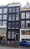 Pand met gevel onder rechte lijst