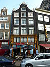 Pand met klokgevel