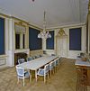 Interieur van de rechter achterkamer op de bel-etage met schouw en kroonluchter - Amsterdam - 20329312 - RCE -  Schouw/ Kroonluchter: Interieur van de rechter achterkamer op de bel-etage met schouw en kroonluchter 