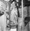 Houten beeldje oost-zijde Hamburgerkapel - Amsterdam - 20012016 - RCE -  Oude Kerk: houten beeldje oost-zijde Hamburgerkapel 