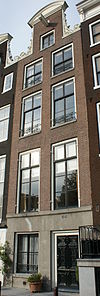 Pand met halsgevel